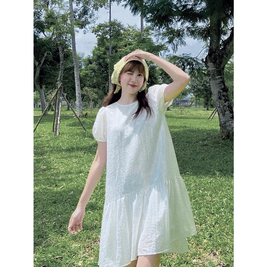 Đầm babydoll 2 lớp tay ngắn nhún dưới cut out thắt nơ sau thời trang GAGO màu trắng GG4129