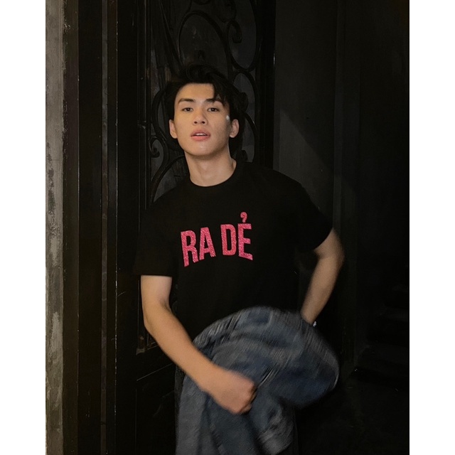 Áo thun Unisex Trouve RA DẺ in nhũ hồng kim tuyến cotton 100% oversize