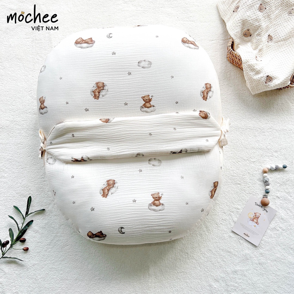 Gối chống trào ngược Mochee cao cấp cho bé, gối chống trào có đai chống giật mình giúp bé ngủ ngon -KT 70*80