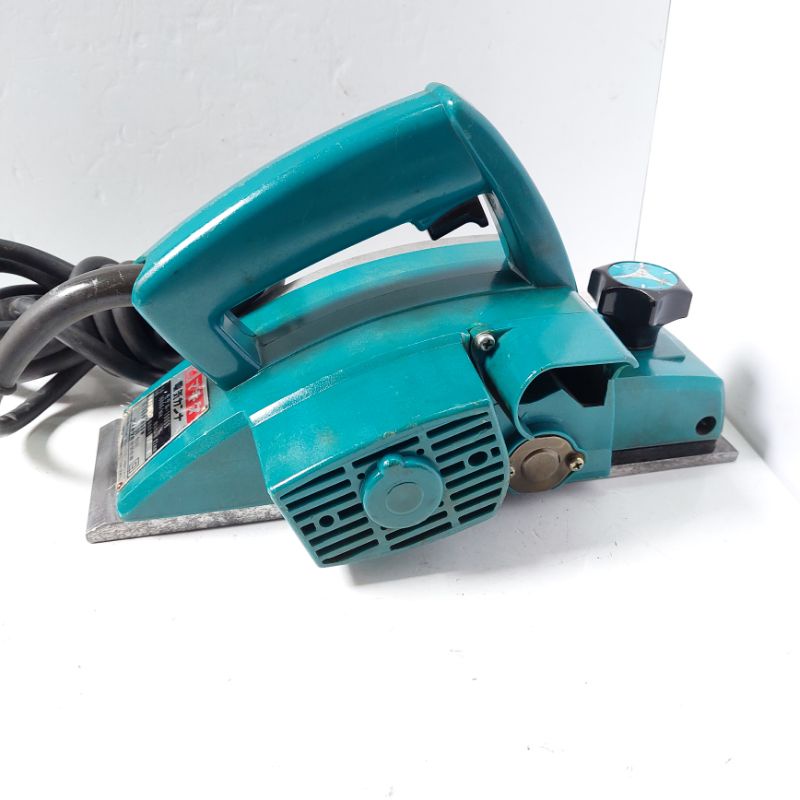 MÁY BÀO MAKITA ĐÃ QUẤN LẠI LÊN ĐIỆN 220V LƯỠI 82MM