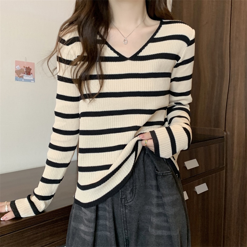 IELGY Áo Thun Dệt Kim Tay Dài Cổ Chữ V Họa Tiết Kẻ Sọc Phong Cách Hàn Quốc Thời Trang Cho Nữ