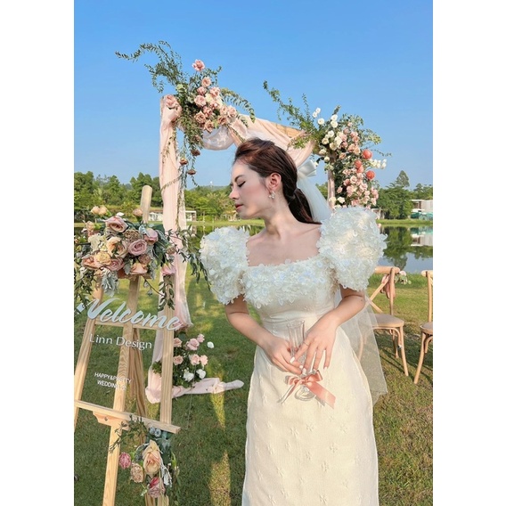 Áo dài Khổng Tước tay bồng hoa đính kết thủ công