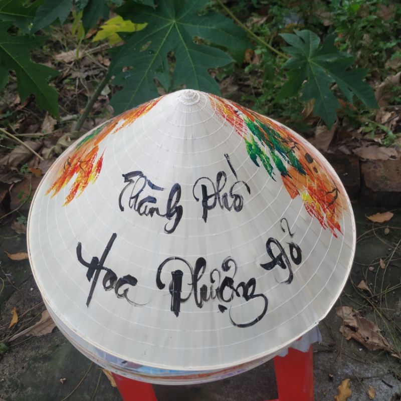 Nón vẽ Huế. khách mua 2 nón trở lên thì nhắn tin để shop giảm giá