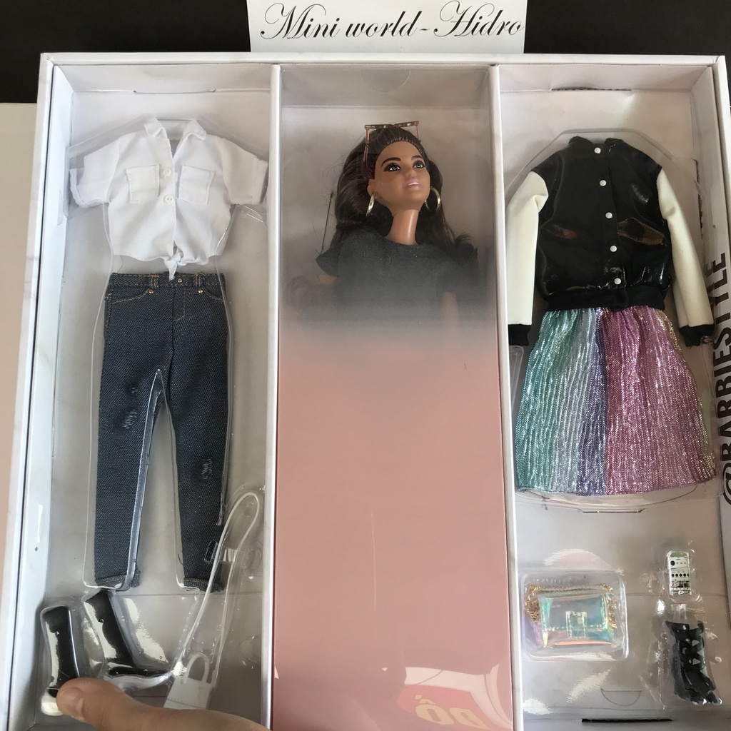 Búp bê Barbie Signature @BarbieStyle Fully Poseable Fashion Doll chính hãng Mtm có khớp made to move