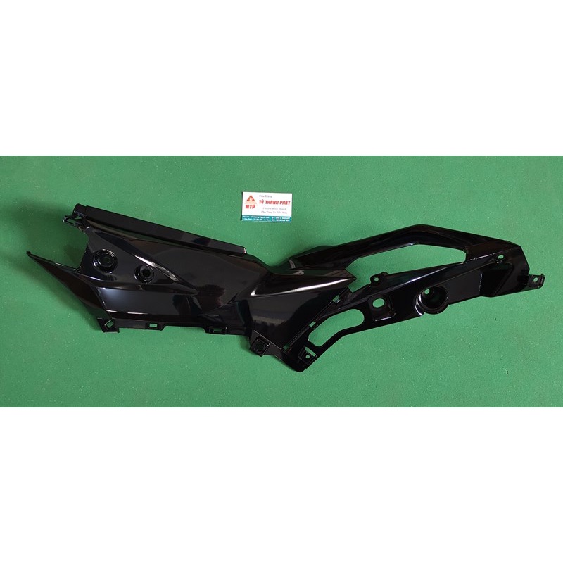 Ốp dưới yên Winner X Đen Bóng NHB25 Phải  xe Đen