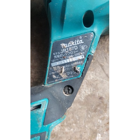Cưa kiếm không than makita 187D