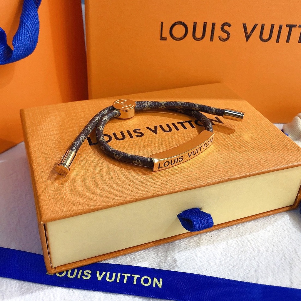 Vòng Tay Louis Vuitton Bằng Thép Titan Họa Tiết LV Monogram