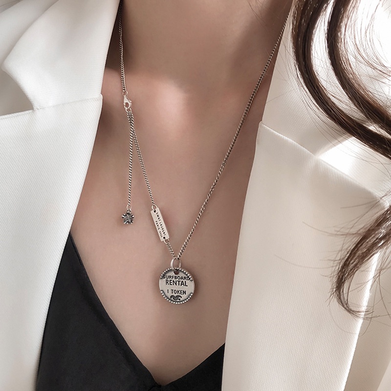 Vòng cổ Mặt Tròn Khắc Chữ Phong Cách Retro Sang Trọng Cho Nữ