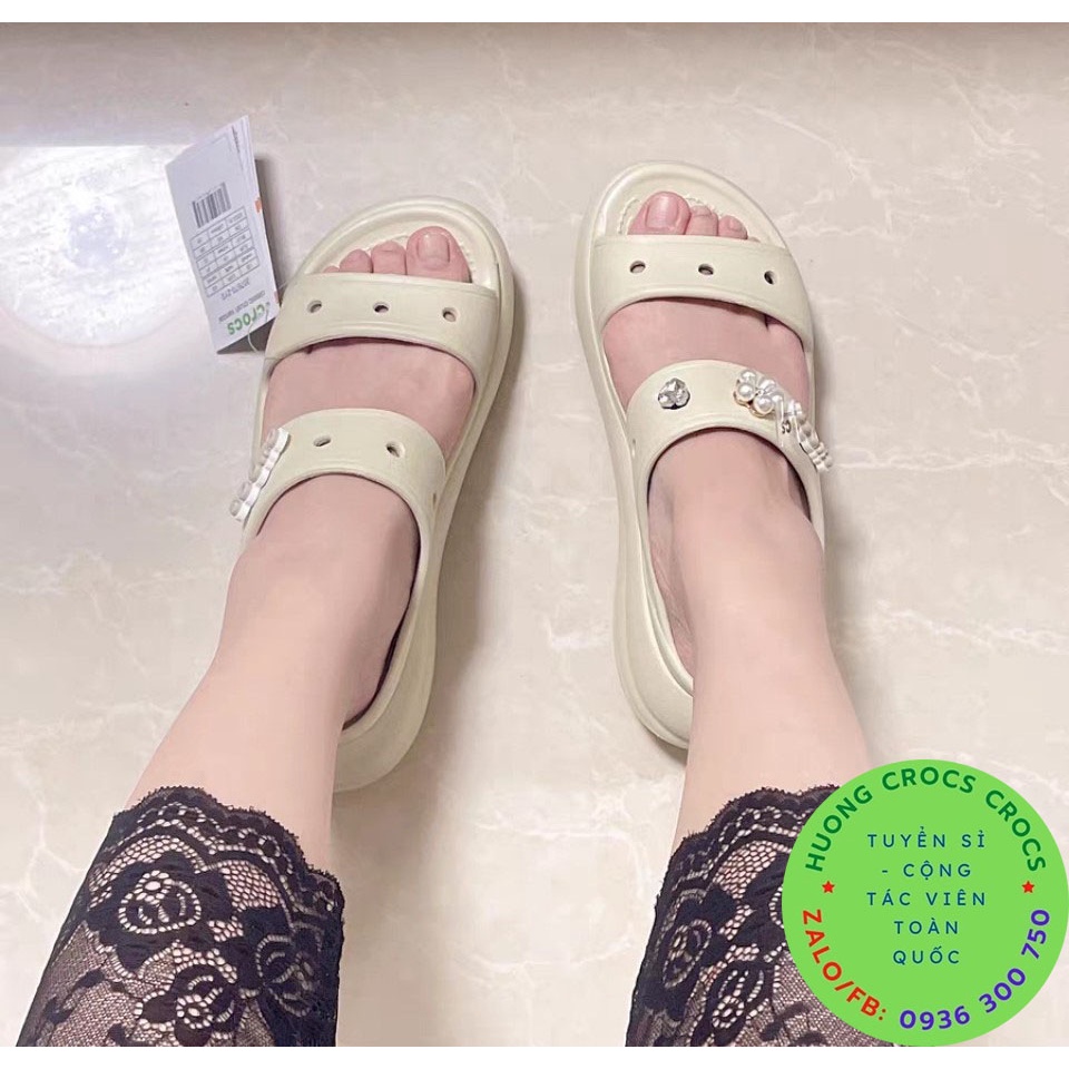 DÉP LÊ 2 QUAI NGANG CROCS BAND CRUSH CHO NỮ MÀU KEM, tặng kèm full stickers ngẫu nhiên