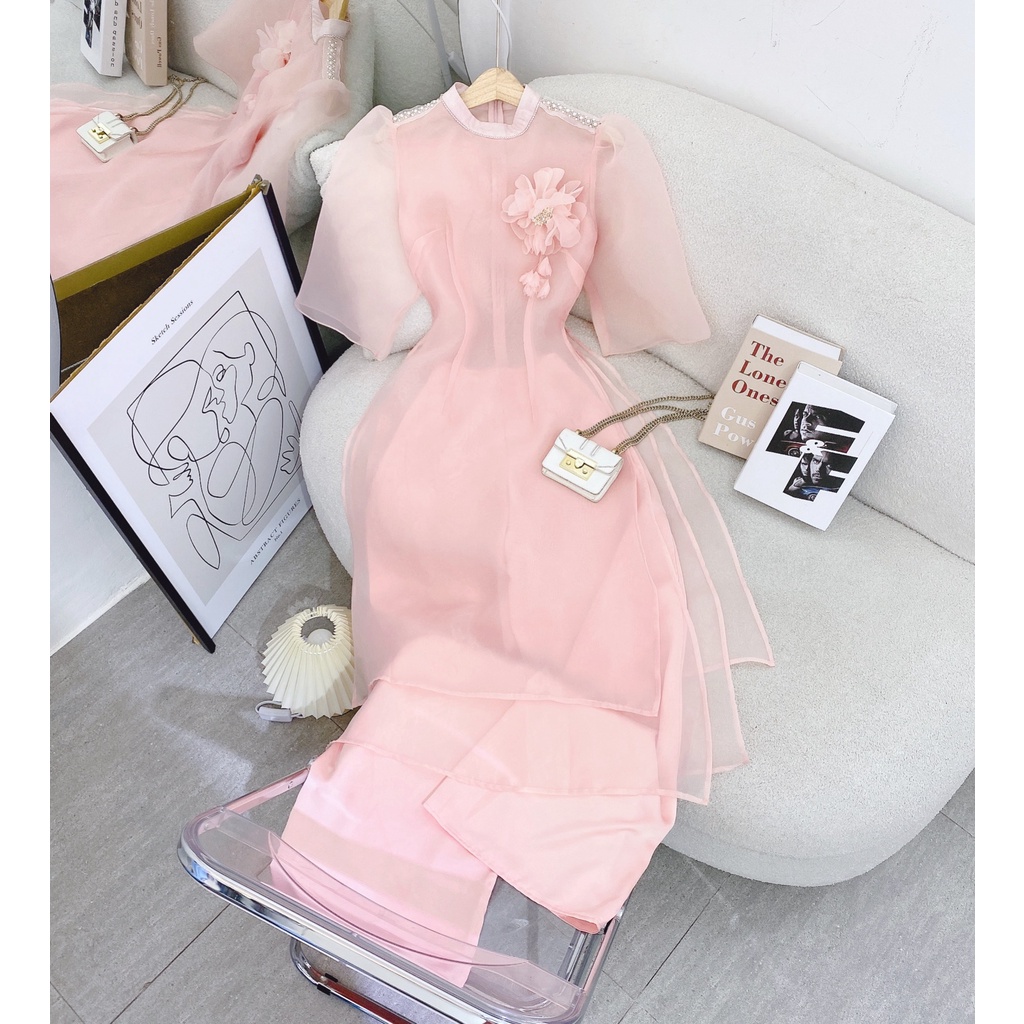 SET ÁO DÀI HỒNG GẮN HOA NGỰC VAI ĐÍNH ĐÁ TAY LỠ 2 LỚP + QUẦN SUÔNG PHI