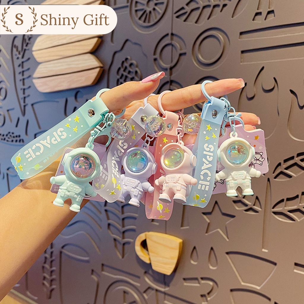 Móc khóa đèn selfie phi hành gia