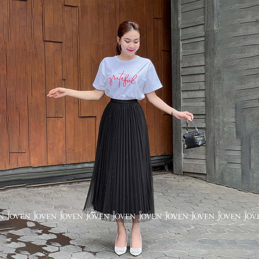 Chân váy xếp ly nhung đen Joven