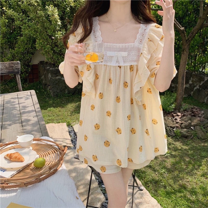 Bộ ngủ mặc nhà ngắn tay cổ vuông thêu ren con hổ nhỏ thích hợp mặc trong ngoài nhà