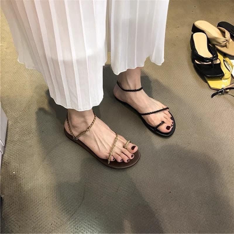 Sandal dây mảnh mùa hè