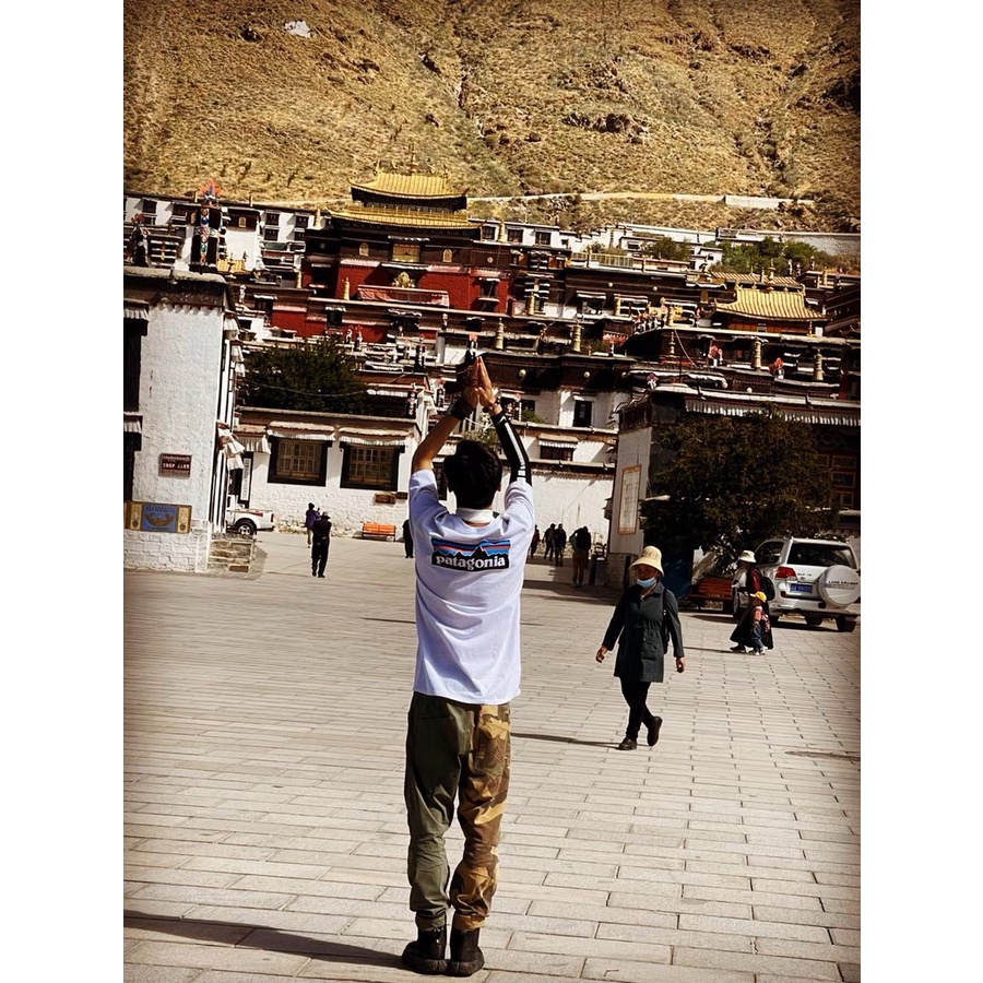 Áo Thun Patagonia mặc phong cách trẻ trung, nam nữ mặc form cực đẹp