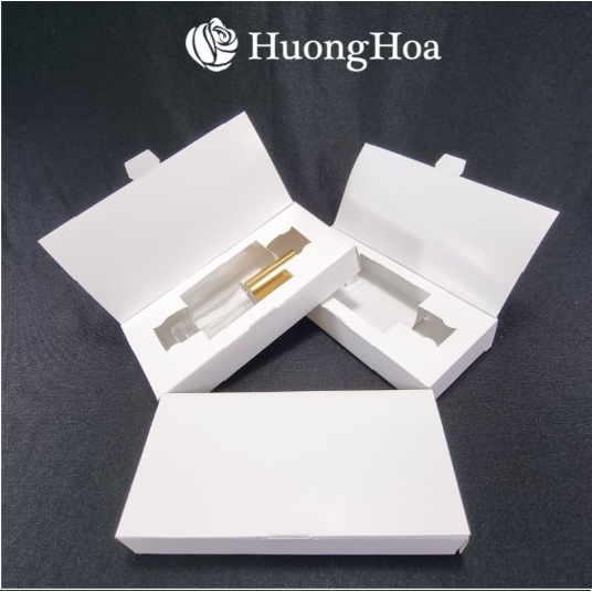 Hộp giấy cao cấp màu trắng mã 4