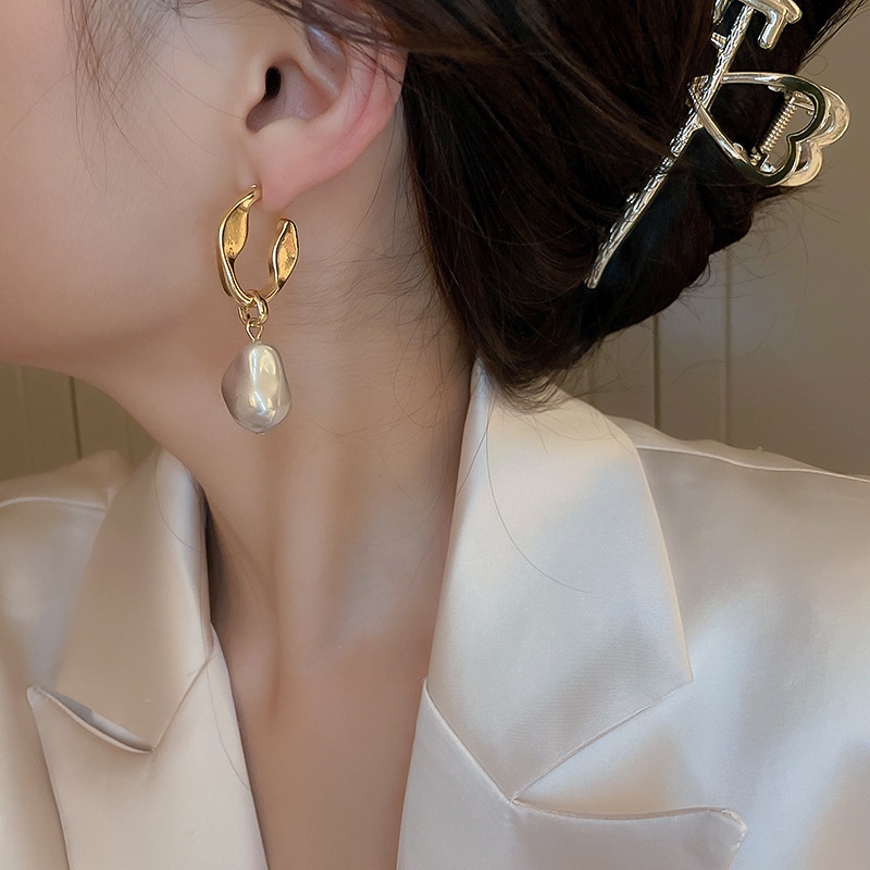 Khuyên Tai Chuỗi Đính Hạt Giả Ngọc Trai Và Kim Loại Mới