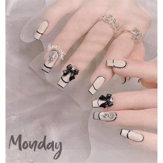 Nailbox ,10 móng úp thiết kế , màu trắng sữa sticker hoa hồng, đính nơ đen.