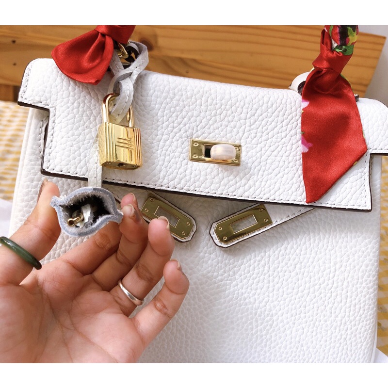 Túi Xách Tay Đeo Chéo Dáng Kelly Da Bò Xịn Xò