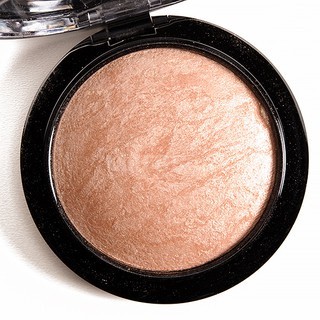 Phấn bắt sáng M@C Mineralize Skinfinish