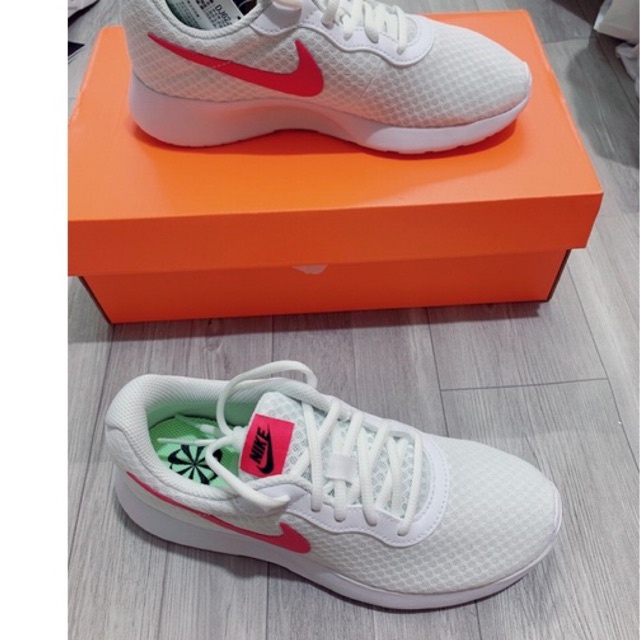 Giầy chạy bộ nữ Ni.ke Tajun DJ6257 Nhật bản