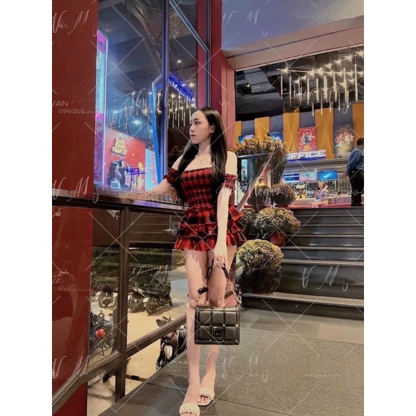 Set trễ vai nhún caro đỏ kèm chân váy tầng phối nơ xinh xắn - Bộ áo croptop nhún trễ vai kèm chân váy họa tiết caro