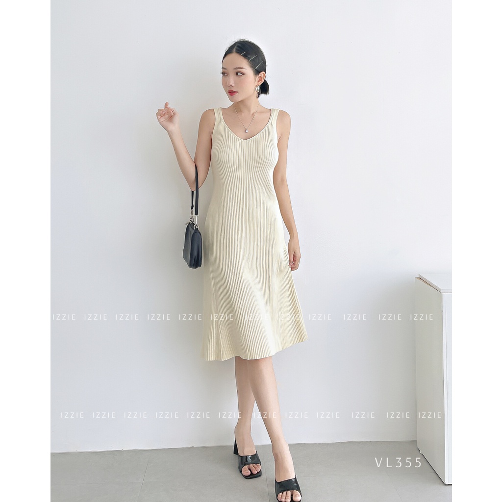 Váy len hai dây sọc nhỏ đuôi xòe izzie VL355