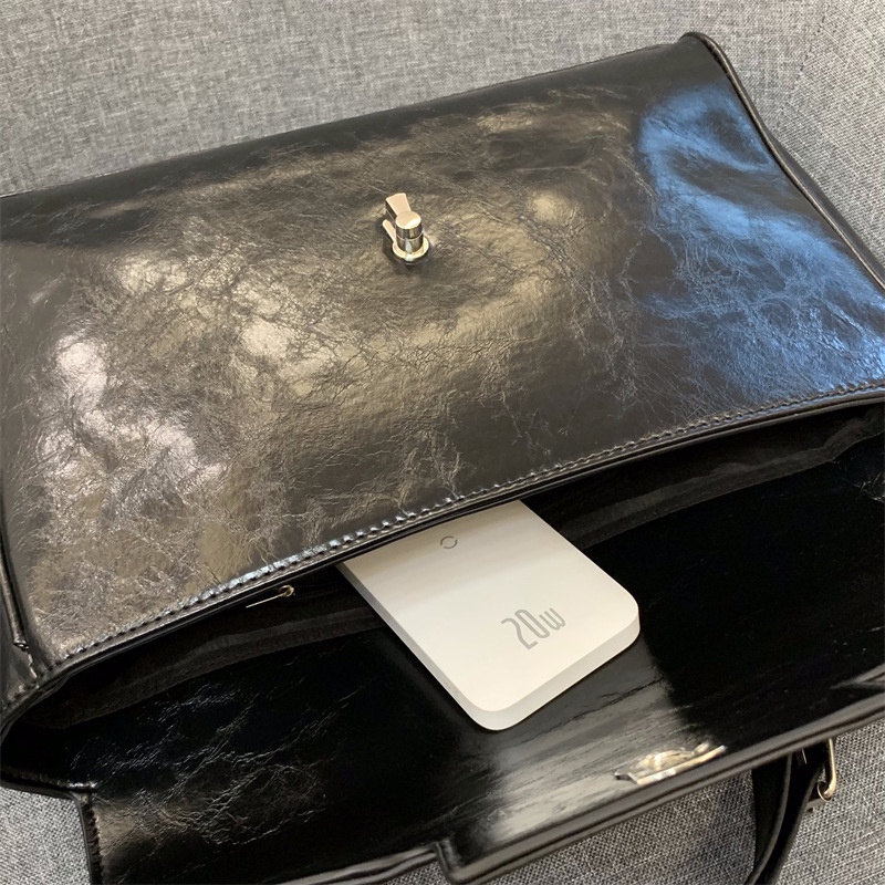 Ielgy Quần Lót Ngắn Cỡ Lớn Màu Đen Nhám Cổ Điển Có Khóa Cài Chất Lượng Cao Cho Nữ