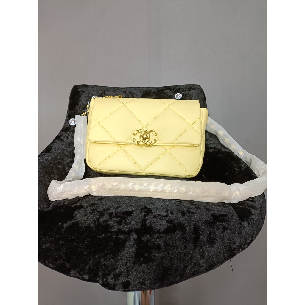 Túi Xách nữ CHL hàng cao cấp full tag box tem ,Mã QR Màu vàng Kiểu cầm tay, đeo vai , đeo chéo, D28 R10 C18cm. Ảnh Thật