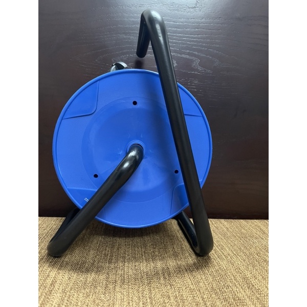 Ổ Cắm Kéo Dài Quay Tay Kiểu Rulo LiOA 20m Xách tay QN20-2-15A Và QN20-3-15A