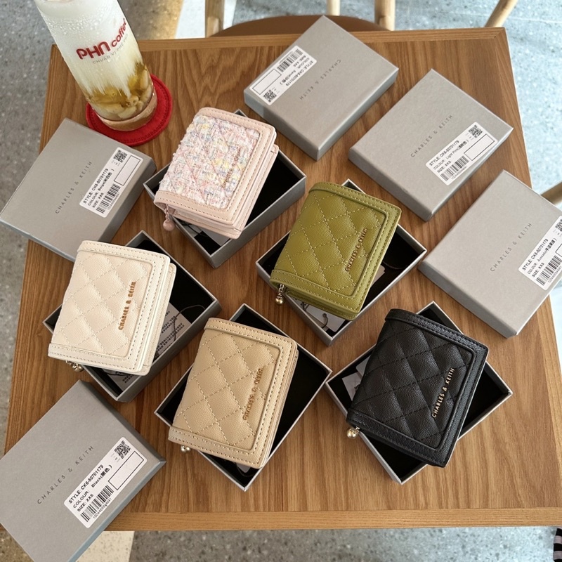 Ví mini da hạt dáng vuông kèm xích đeo chéo