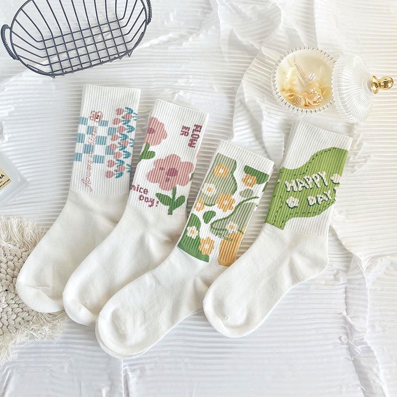 Tất Vớ Nữ Cổ Cao Loại Dày Cotton Mịn Họa Tiết Cỏ Hoa Mùa Xuân Nổi Bật - D2R08