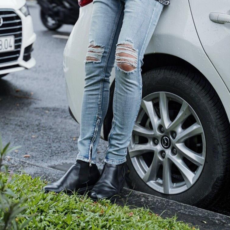 Quần jean nam Streetwear DATINO Blue Light rách gối form Skinny Denim co giãn ống khóa Zipper, bền màu *