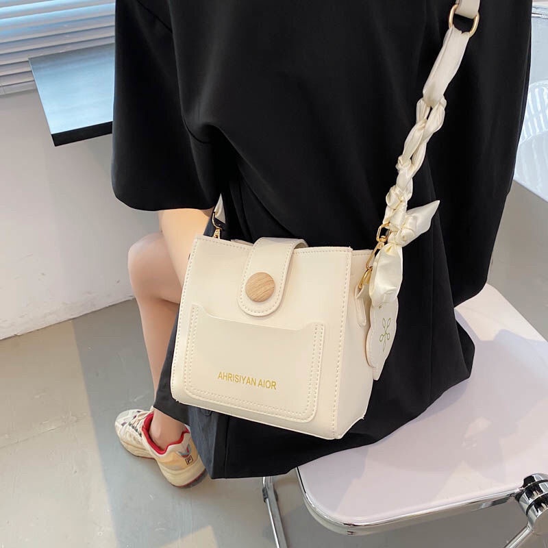 Túi Đeo Chéo Vai Thời Trang Sành Điệu Dễ Thương Cho Nữ