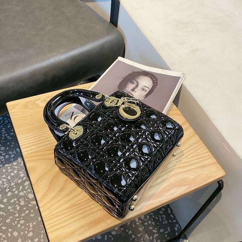 Túi Đeo Chéo Túi Đeo Vai Da Bóng Trần Trám Kèm Phụ Kiện Sang Chảnh TX245