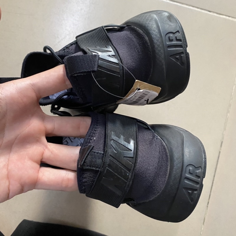 Giày chính hãng đã qua sử dụng