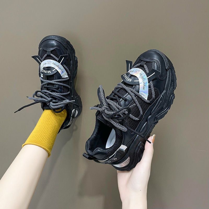 Giày thể thao nâng đế phối viền cực chất hàng đẹp QCCC sẵn 2 màu đen kem cá tính