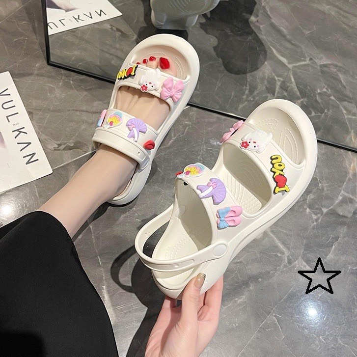 Dép sandal nữ quai ngang 2022 - Dép quai hậu nữ đi học gắn sticker cute cực đẹp kèm video thật