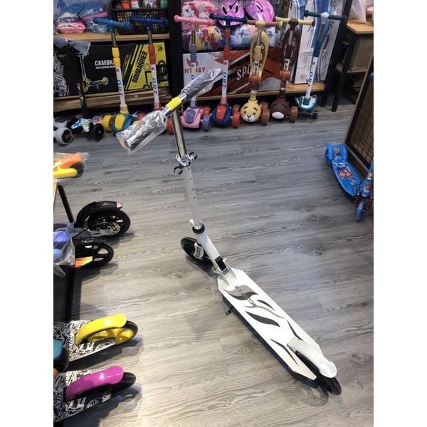 Xe Scooter sắt cho người lớn tải trọng tối đa 80kg bánh 20cm Mã sp 2138