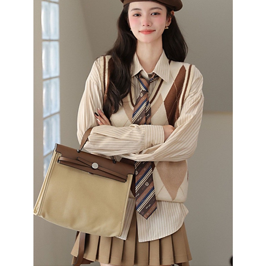 Set Áo Sơ Mi Kẻ Sọc + Chân Váy Xếp Ly + Áo Khoác Len Không Tay Màu Sắc Retro Dành Cho Nữ