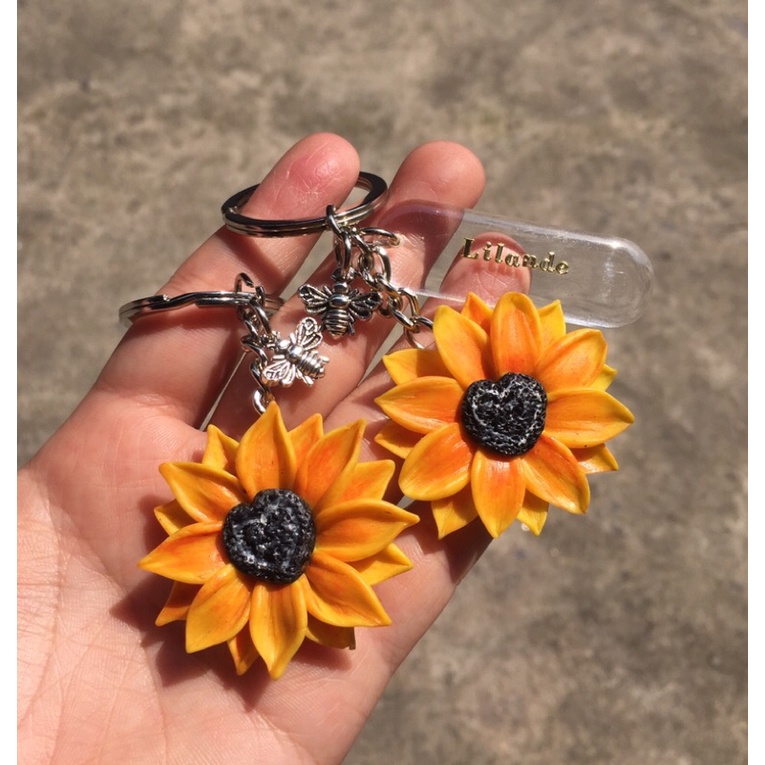 Móc khoá Hoa Hướng Dương hoa đất sét -Thêm tên theo yêu cầu -Tặng kèm hộp Handmade Lilande