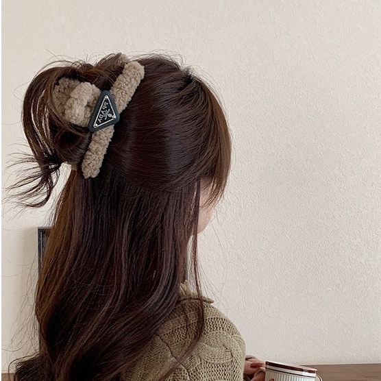 Kẹp Tóc Lông Nhung Hình Tam Giác / Chữ Thời Trang Thu Đông Hàn Quốc Cho Nữ