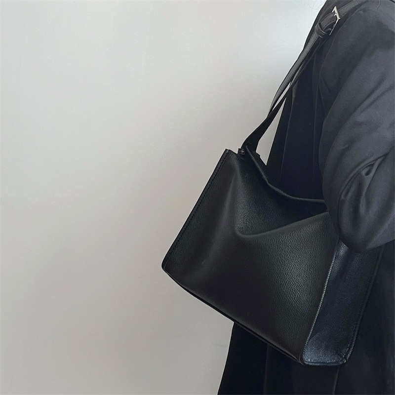 Túi đeo vai IELGY dây bản rộng da mềm mại phong cách đi chơi đơn giản dễ phối đồ dành cho nữ