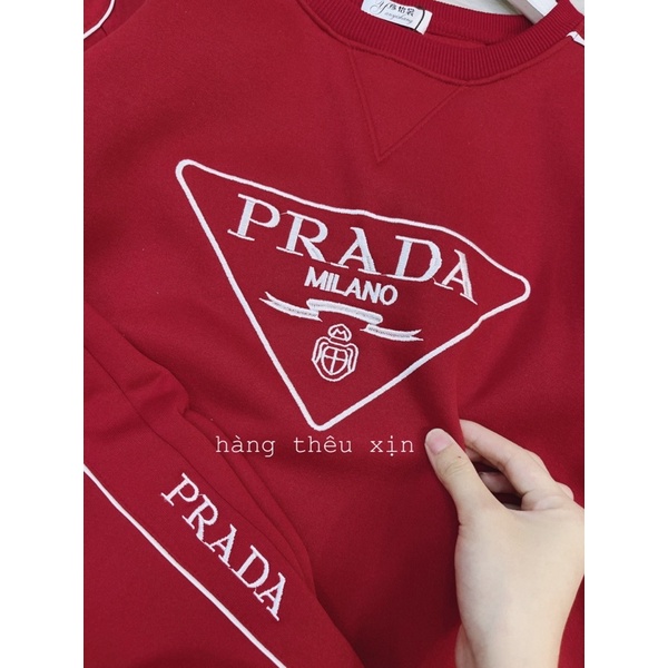 Bộ nỉ nữ đỏ thêu chữ Prada