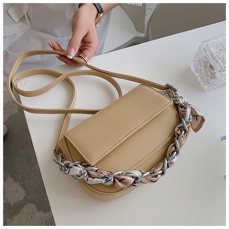 Túi bầu tròn Qc bản 2 dây kèm tết sẵn khăn chất da trơn 89516#