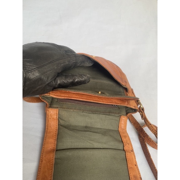 Túi chuẩn si. Túi qua sử dụng. Khách vui lòng xem hình nếu muốn biết thêm thông tin sản phẩm mời khách vô chat . Thanks.