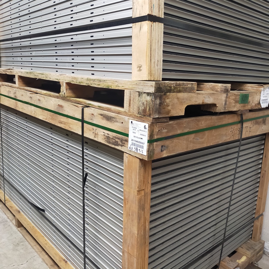 Tấm Pin Năng Lượng Mặt Trời First Solar 440W