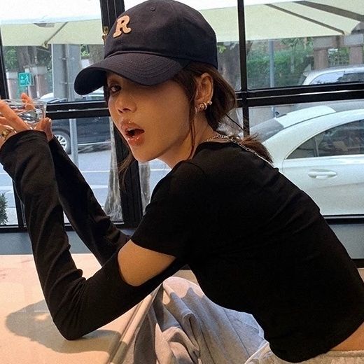 Jiashucheng Áo Thun Dáng Ngắn Ôm Sát Khoét Lỗ Đơn Giản Phong Cách Mới Mùa Xuân Cho Nữ