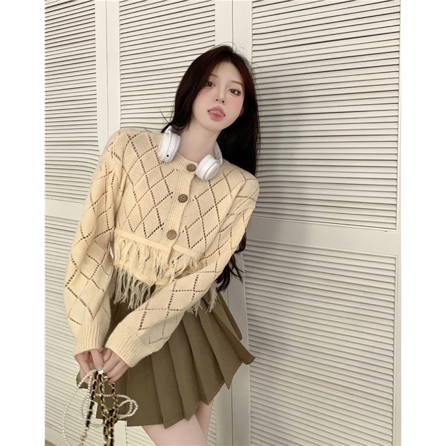 Áo Len Cardigan Nữ Dáng Croptop Tua Rua Cúc Giả Gỗ Cá Tính Mẫu 2022
