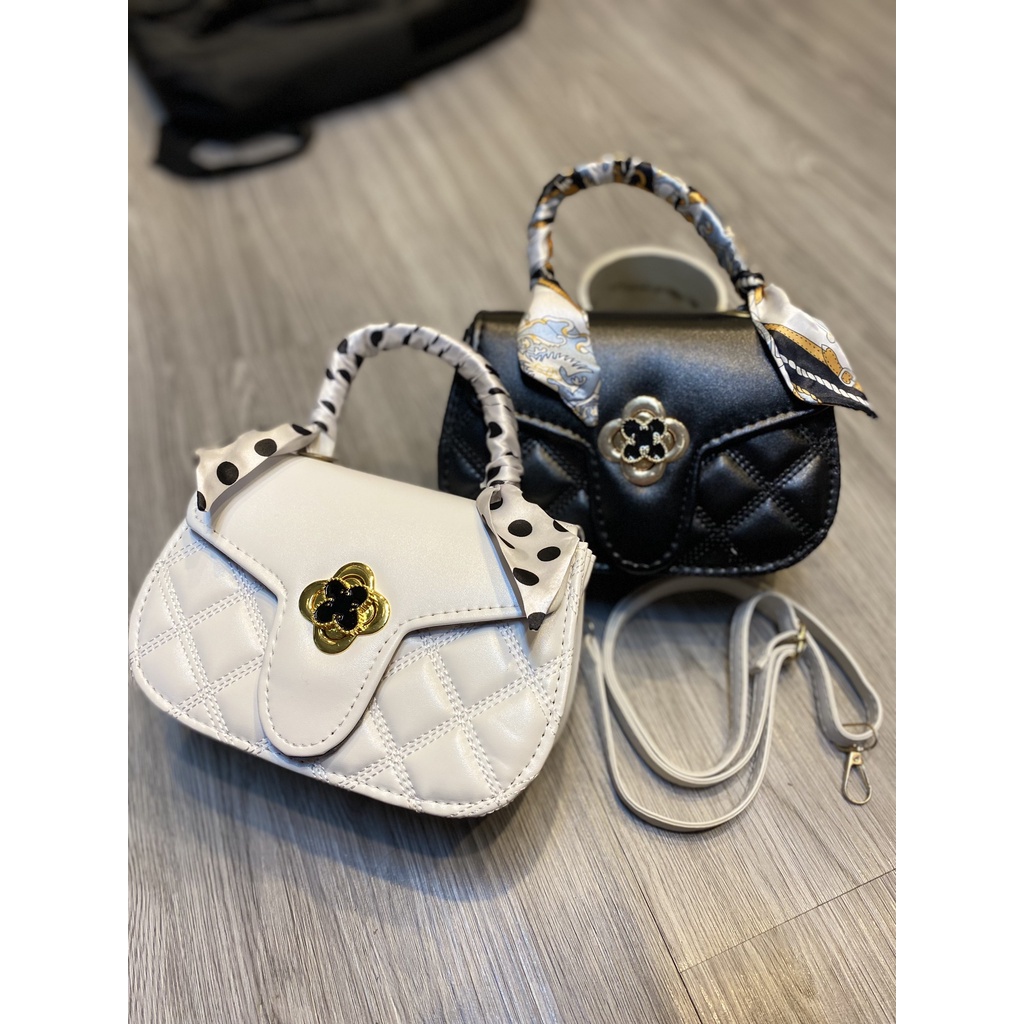 Túi xách nữ khóa bông hoa tặng kèm khăn lụa sang trọng HQ 398